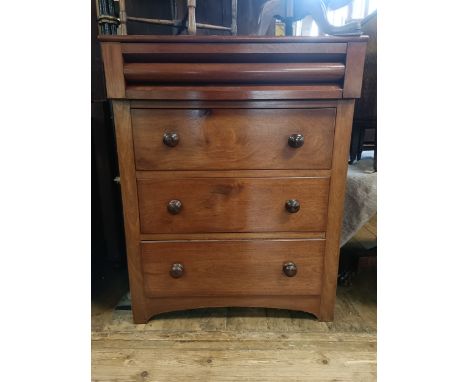 A mahogany chest, a wardrobe and assorted other furniture (6)