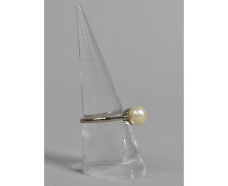 An 18ct White Gold and Pearl Ring, 3g 