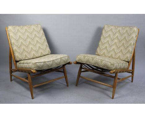 A Pair of Ercol 427 Lounge Chairs by Lucian Ercolani 