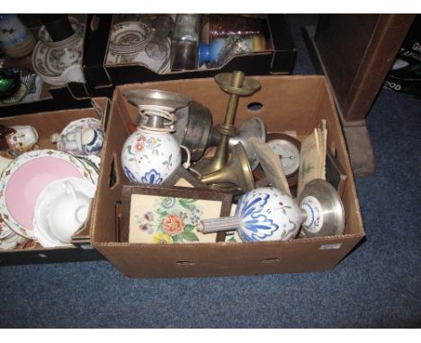 Box of assorted items to include various cigarette cards, wild flowers, sea fishes etc, various loose plated and assorted cut