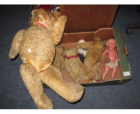 Tray of assorted vintage teddy bears together with R.Ingles porcelain lady figurine and celluloid doll. (6)