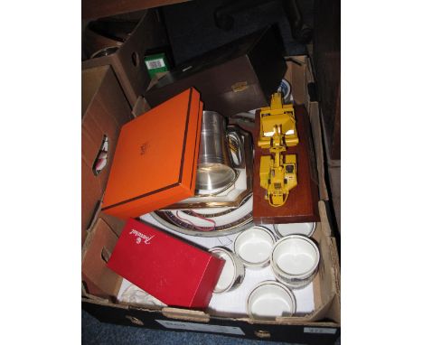 Tray of assorted items to include hand cut webb brandy balloon glasses, cased pair of Baccarat salts, pottery bowl, vintage t