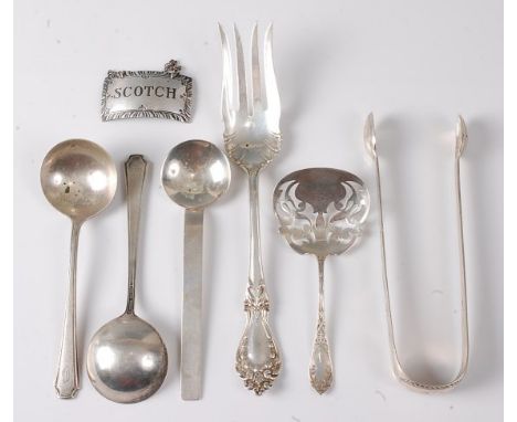 Sundry American sterling silver flatware, to include six small soup spoons by Towle Silversmiths, single table fork, sifting 