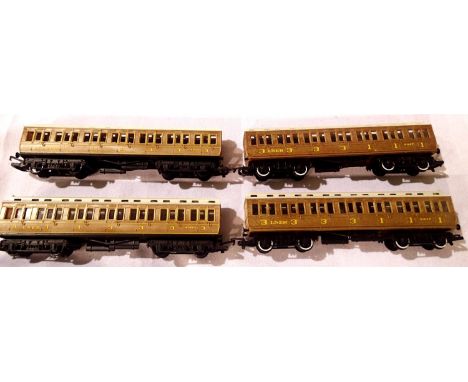 Four OO scale  Hornby LNER teak Clerestory roof coaches. Very good - excellent condition, unboxed. P&amp;P Group 1 (£14+VAT f