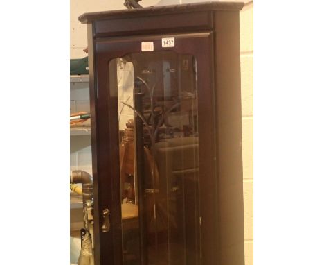 Mahogany corner cabinet with inner lighting and mirror back with glass etched door and brass handles, 195 x 45 cm. Not availa