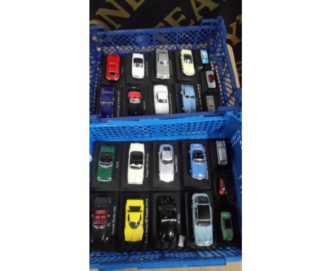 2 PLASTIC TRAYS OF MODEL CARS (22)