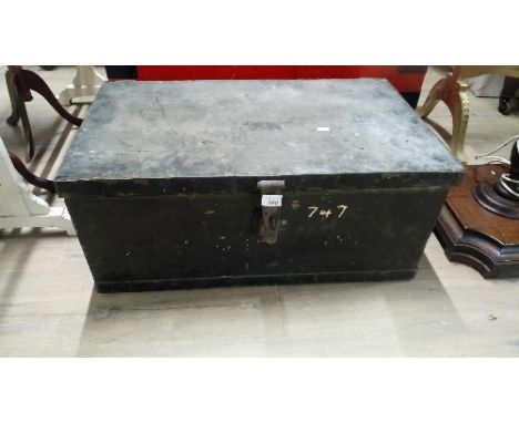 VINTAGE WOOD BOX