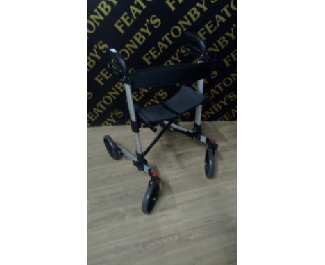 COMPACT EASY ROLLATER (MOBILITY WALKER)