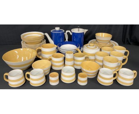 A T.G. Green Gold Cornishware part dinner and tea service, comprising dinner plates, dessert plates, salad plates, side plate