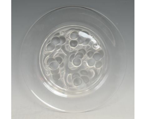 A Lalique Marienthal pattern plate, 23.5cm diam, raised R Lalique mark 