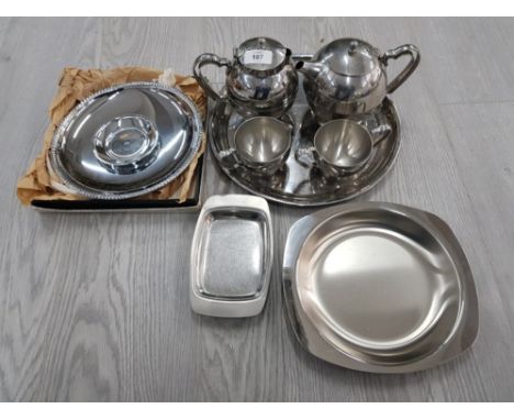 OLDE HALL BULLET SHAPE TEA SERVICE ON STAINLESS TRAY 2 FURTHER PIECES OF STAINLESS STEEL
