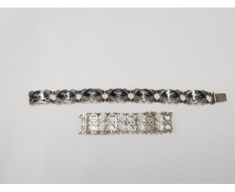 A SIAMESE SILVER AND ENAMEL BRACELET TOGETHER WITH A STERLING SILVER LINK BRACELET 30.9G GROSS