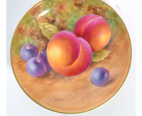 A mid 20th century Royal Worcester ceramic pin dish hand painted and signed by artist C Creese depicting peaches and grapes. 