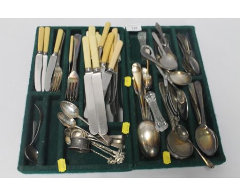 A QUANTITY OF ASSORTED FLATWARE TO INCLUDE HALLMARKED SILVER EXAMPLES 