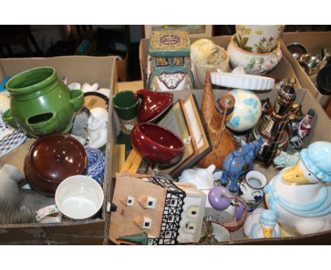 THREE TRAYS OF CHINA AND CERAMICS, TO INCLUDE COALPORT, ROYAL WORCESTER, ETC 