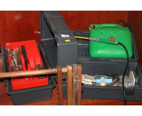 A QUANTITY OF ASSORTED TOOLS AND TOOL BOXES, ETC 