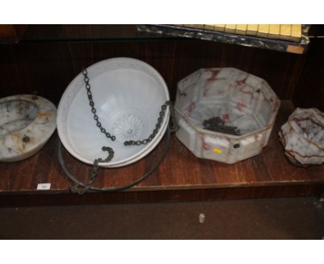 A QUANTITY OF VINTAGE LIGHT SHADES TO INCLUDE MOTTLED GLASS EXAMPLES 