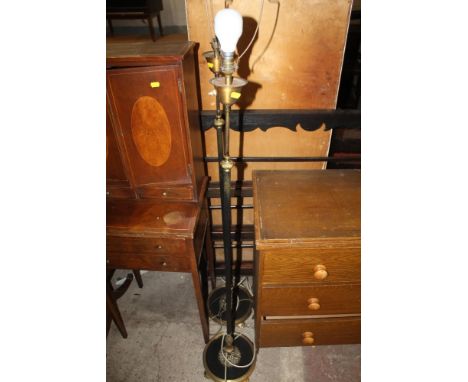 A PAIR OF BRASS AND CAST VINTAGE LAMPS A/F 