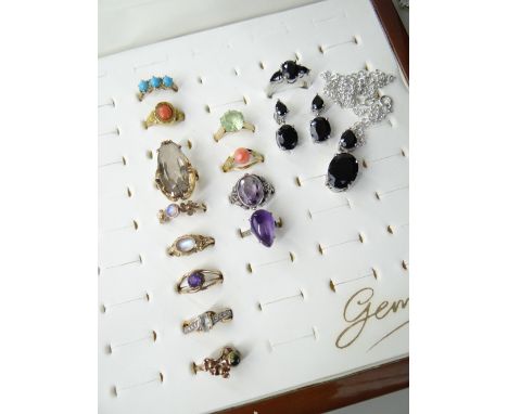 ASSORTED MODERN JEWELLERY comprising seven 9ct gold set rings, one 15ct gold ring, together with five further semi-precious g