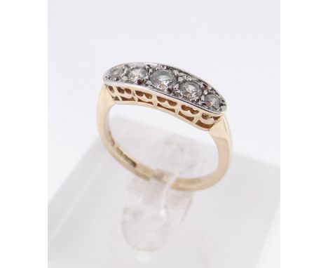 MODERN FIVE-STONE DIAMOND RING, channel set with five graduated brillliant cut diamonds to a 9ct yellow gold shank, tot diamo