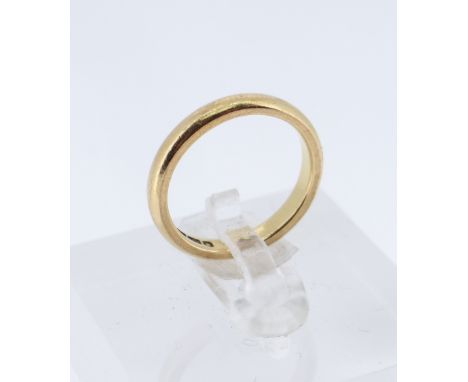 22CT GOLD WEDDING BAND, ring size K-L, 4.2g