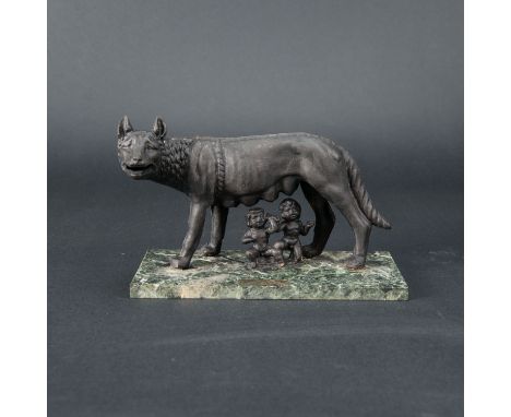 Roman Wolf, bronze sculpture with Romulus and Remus. Ebonised on green marble base. Around 1900. 12 x 18 cm.