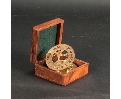 Hatton Garden Compass, bronze with sundial and scale in wooden box . 10X5 cm