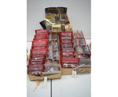 Del Prado Collection cavalry figurines, in blister packs; together with two Lord of the Rings collectors' models, No. 1 and N