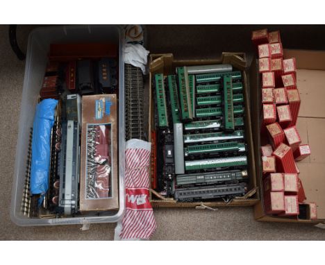 Hornby Dublo train items, mainly coaches and cars, some boxed; a Lima 0-gauge locomotive and tender; and other 0-gauge items.