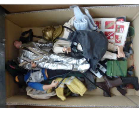A QUANTITY OF UNBOXED AND ASSORTED ACTION MAN ITEMS, 1960's/early 1970's figures with moulded hair, various clothing and acce