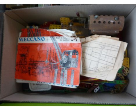 A QUANTITY OF UNBOXED AND ASSORTED MECCANO, mainly from the red/green and yellow/blue eras, includes Meccano Live Steam Engin