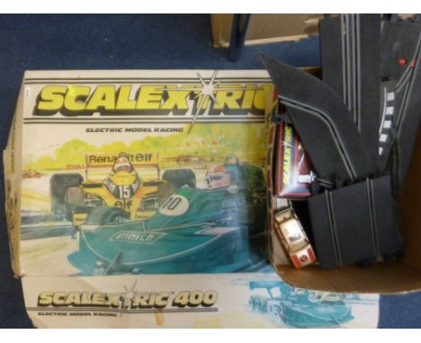 A BOXED SCALEXTRIC 400 SET, No.C634, c.1970's, contents not checked but appears largely complete with both (damaged) cars Ren