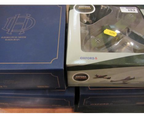 Oxford The de Havilland aircraft company  die-cast aircraft models scale 1:72 in five boxes and one other Oxford model (6)