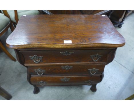 A Dutch oak petit commode 