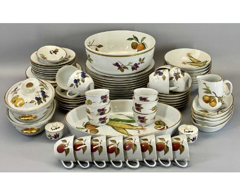 ROYAL WORCESTER "EVESHAM" OVEN TO TABLEWARE, approximately seventy pieces
