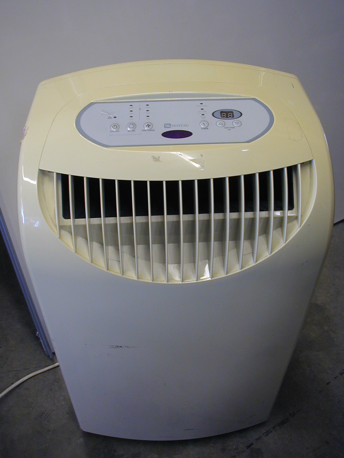 Maytag Portable Air Conditioner, Model M6P0952A, 116V, 60Hz, 8.6A ...