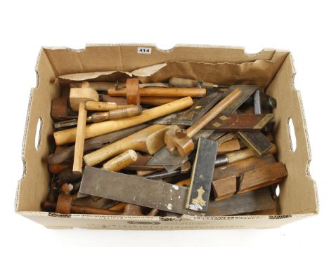 A box of tools G 