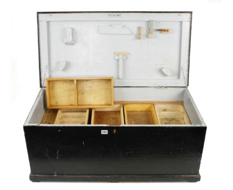 A pine tools chest 37" x 17" x 16" with sliding tray G 