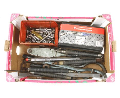A box of tools G 