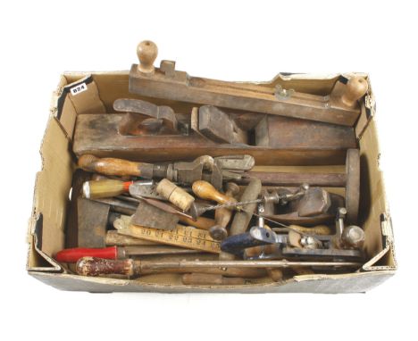 A box of tools G 