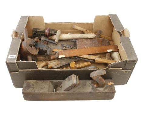 A box of tools G 
