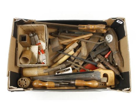 A box of tools G 