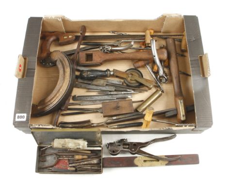 A box of tools G 
