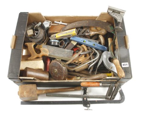 A box of tools G 