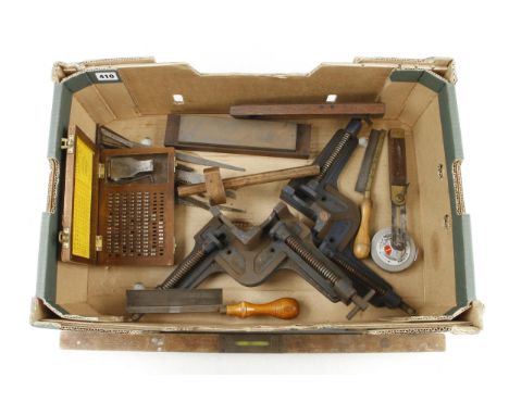 A box of tools G 