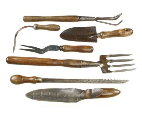 An asparagus saw and 6 other vintage garden tools G 