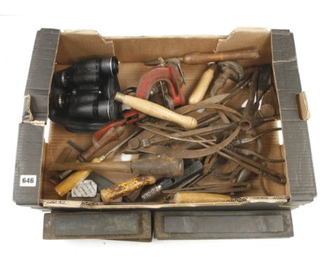 A box of tools G 