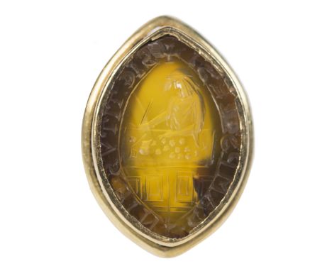   Rare, gold and agate money changer’s seal.  Medieval period.  Italy.  Gothic.  14th century. Large, mounted stone in the sh