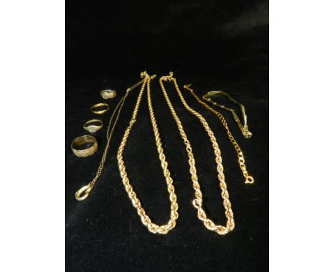 A 9ct gold rope twist chain (at fault), together with a 9ct gold engraved wedding band, a 9ct gold stylised buckle ring, a 9c
