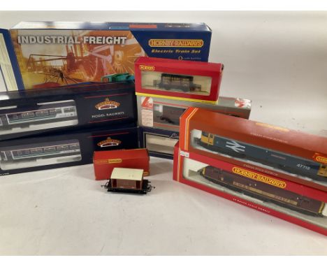 A Box Containing 00 Gauge Locomotives. Rolling Stock and a Set (Parts Missing) Including Hornby. Lima and Bachmann.